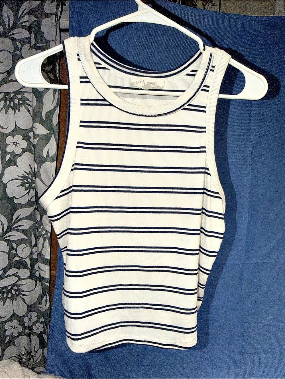 Pink Rose Striped Tank Top in White & Blue Size Large Like New